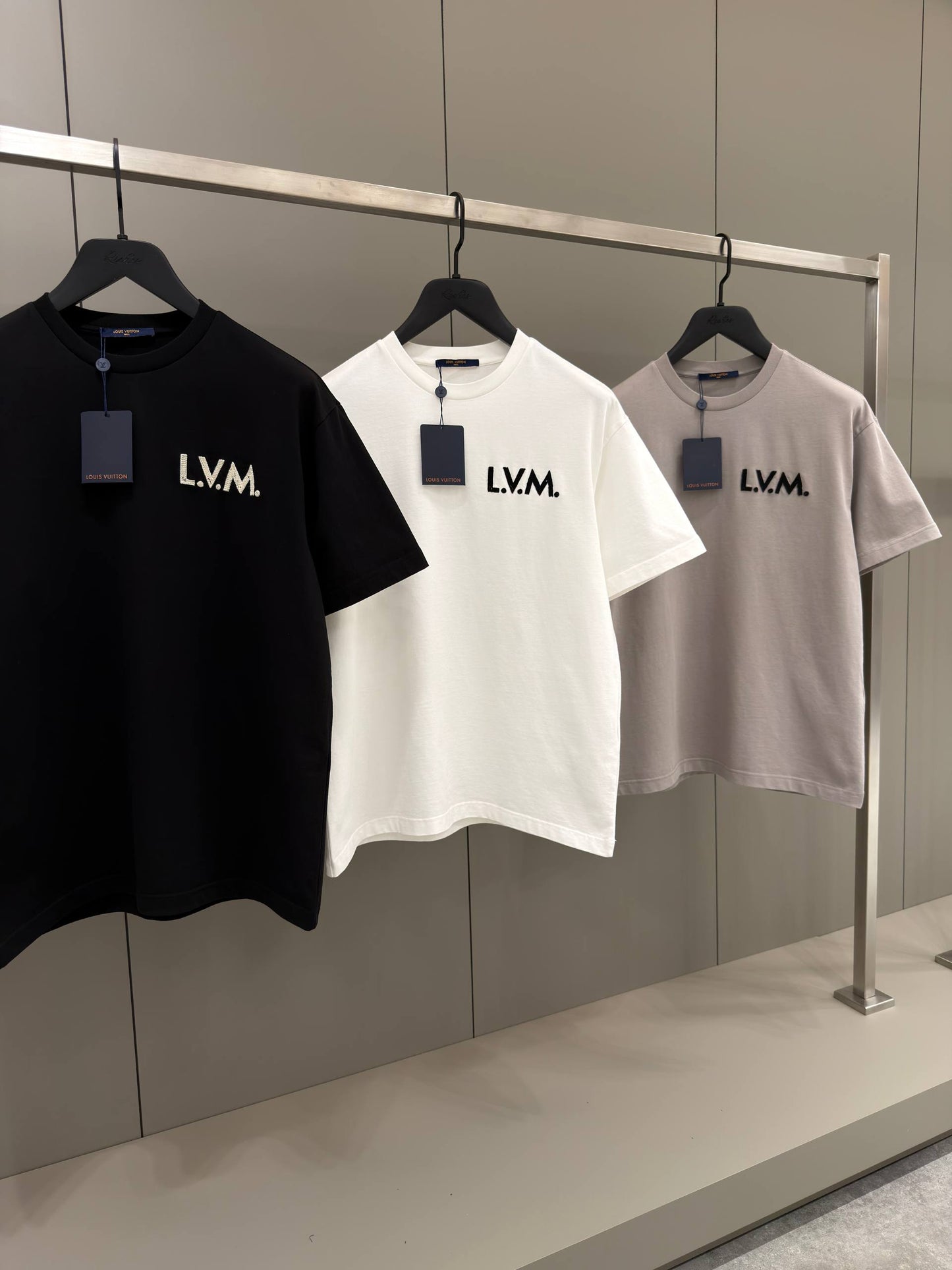 Мъжка Тениска LV032