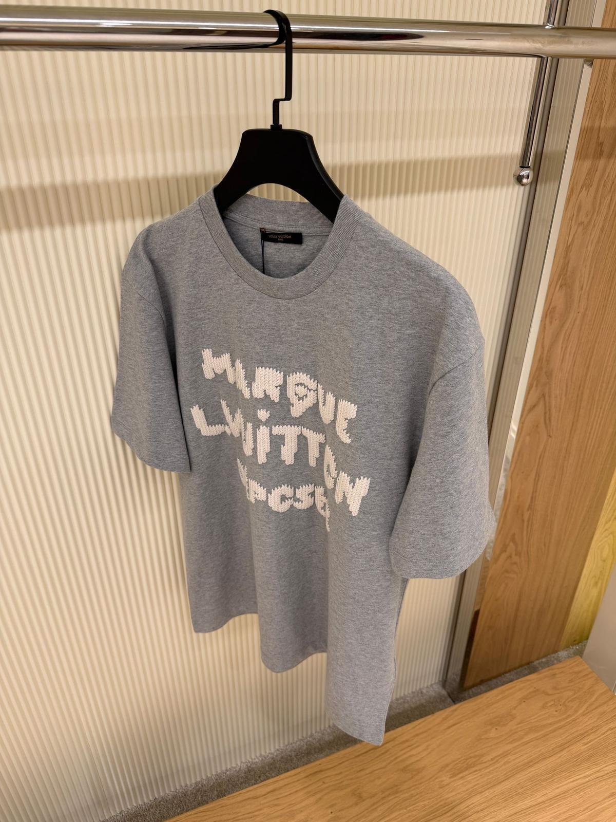 Мъжка Тениска LV022